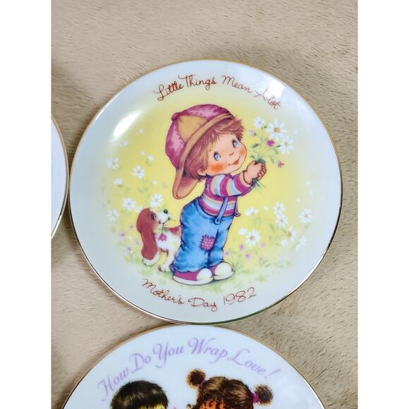 Avon Mother's Day Plate 1981 1982 1984 1992 Kids Design Porcelain Japan 5" x4 - Picture 3 of 16